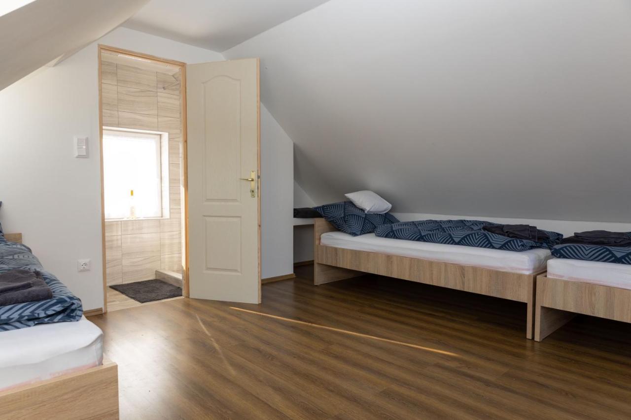 Takacs Pince Apartman Hajos 外观 照片