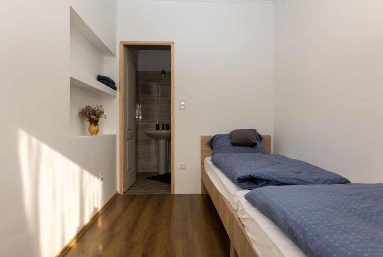 Takacs Pince Apartman Hajos 外观 照片